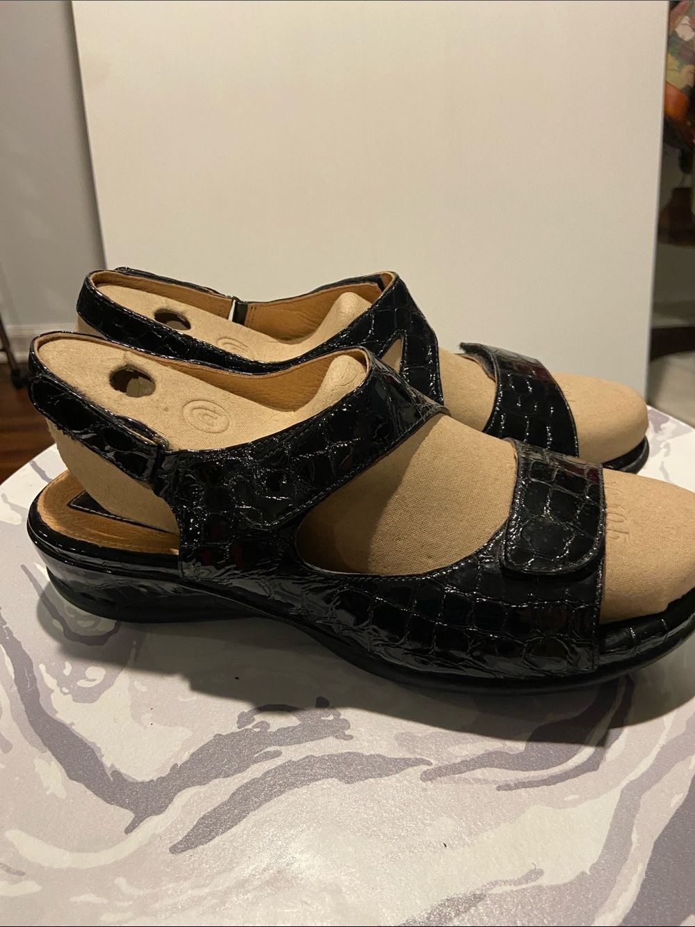 Clarks Artisan Black Patent Croc Leather Comfort Sandals Women’s 9 XW Extra Wide - Picture 3 of 6